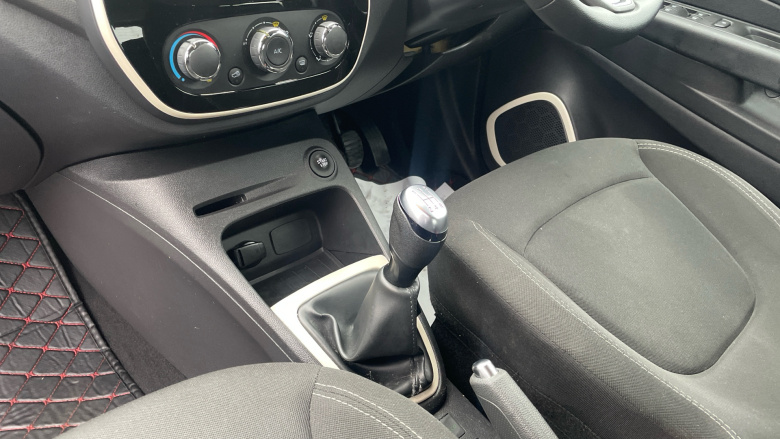 Renault Captur 0.9 TCE 90 Play 5dr Petrol Hatchback